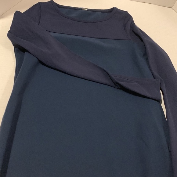 𝅺Lululemon Out of This World Long Sleeve navy color top - Picture 7 of 13